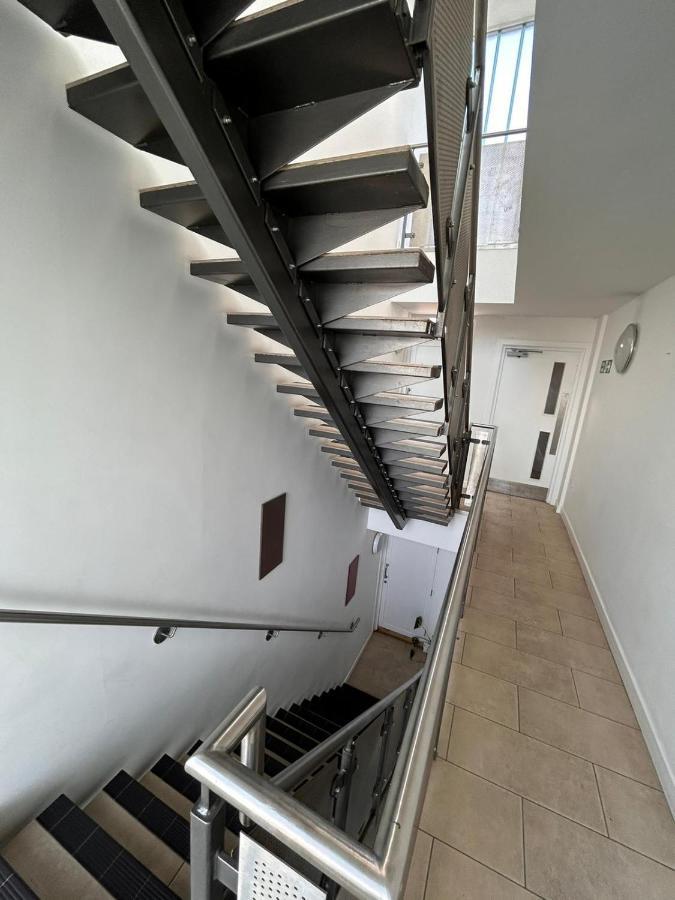 Bright And Airy Islington Apartment ลอนดอน ภายนอก รูปภาพ