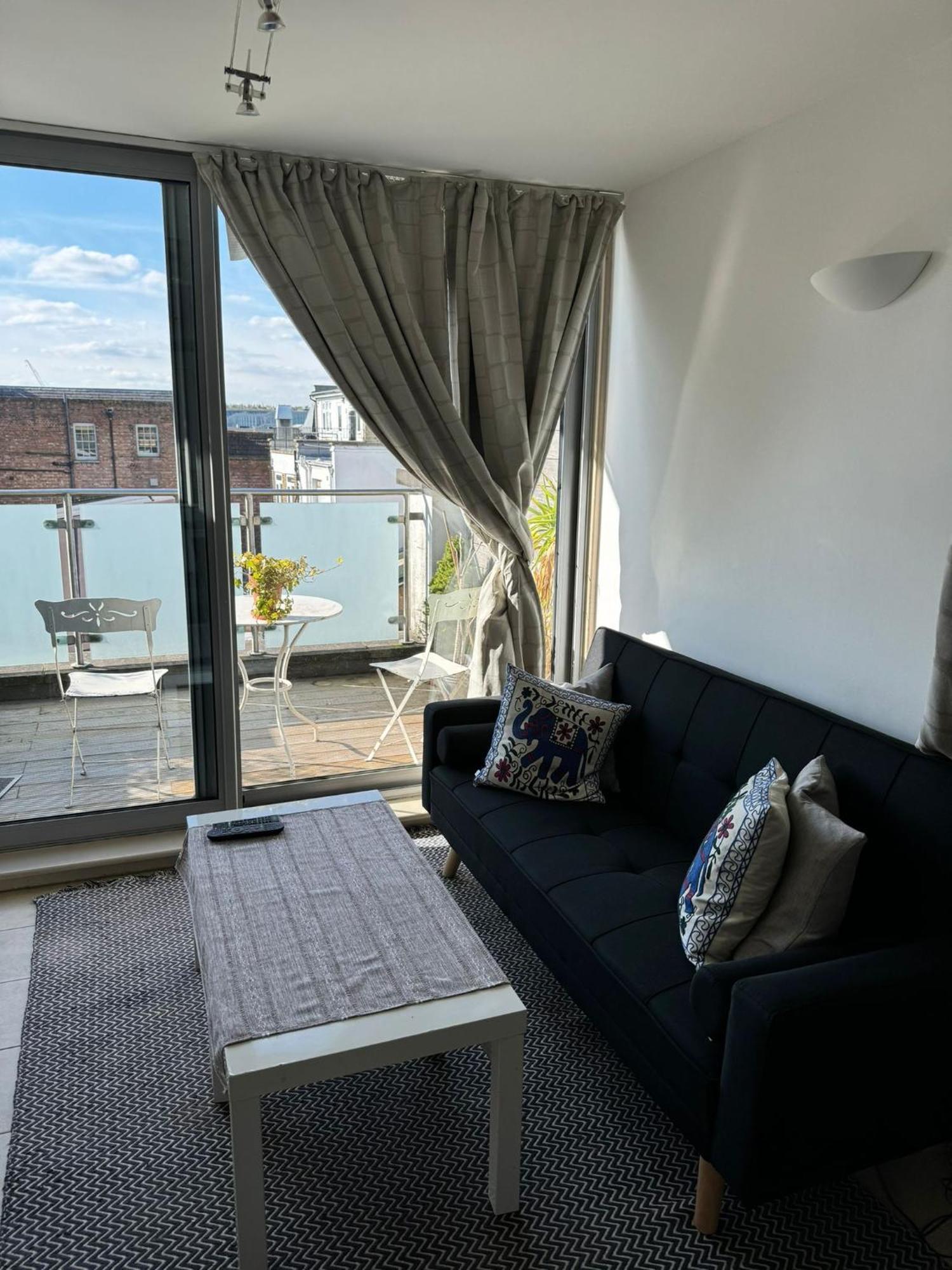 Bright And Airy Islington Apartment ลอนดอน ภายนอก รูปภาพ